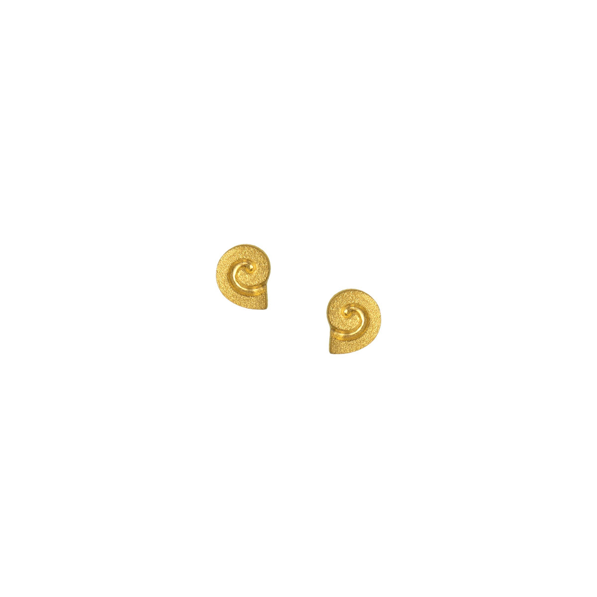 Ohrstecker Jolie von BERND WOLF aus 24-Karat-goldplattiertem Sterlingsilber, Designlinie Koru.