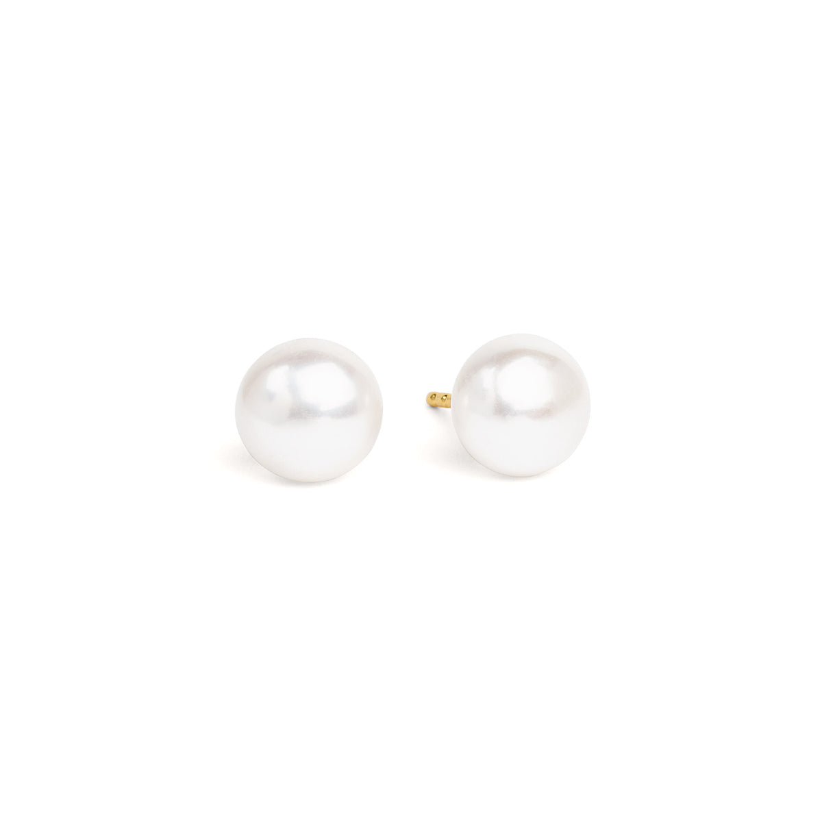 Ohrstecker Goa von BERND WOLF aus 24-Karat-goldplattiertem Sterlingsilber mit Süßwasserperle, Designlinie Basics.