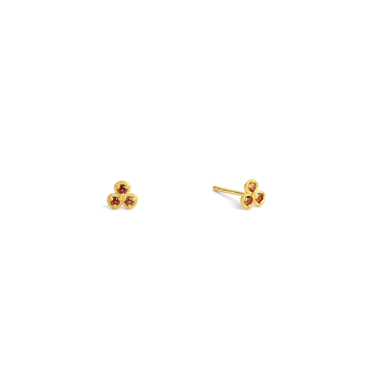 Ohrstecker Liari von BERND WOLF aus 24-Karat-goldplattiertem Sterlingsilber mit Granat, Designlinie Flowertimes.