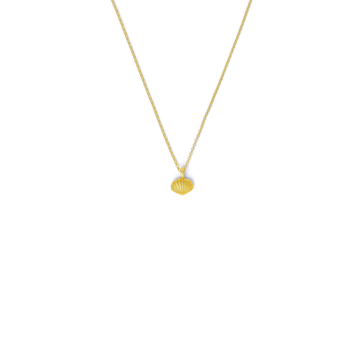 Kette mit Anhänger Muschel von BERND WOLF aus 24-Karat-goldplattiertem Sterlingsilber, Designlinie Maritim.