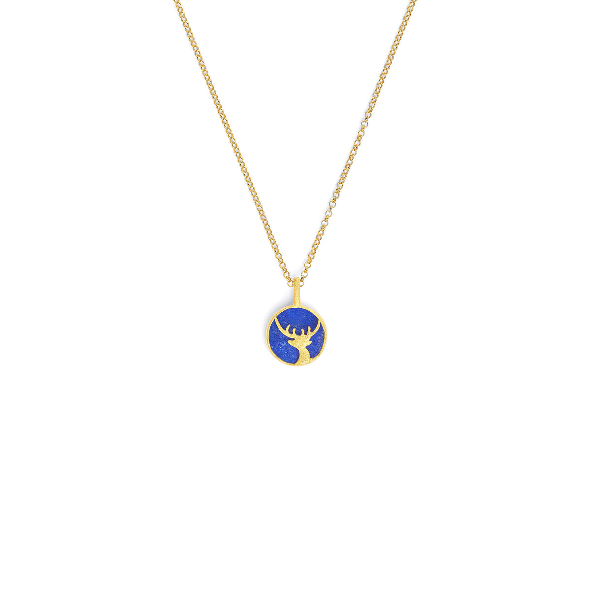 Kette mit Anhänger Cervi von BERND WOLF aus 24-Karat-goldplattiertem Sterlingsilber mit Lapislazuli, Designlinie Bergwelt.