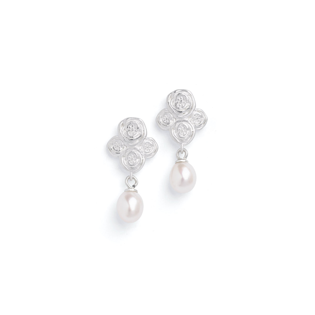 Ohrhänger Rosecross von BERND WOLF aus 925er Sterlingsilber mit Süßwasserperle, Designlinie Rose.