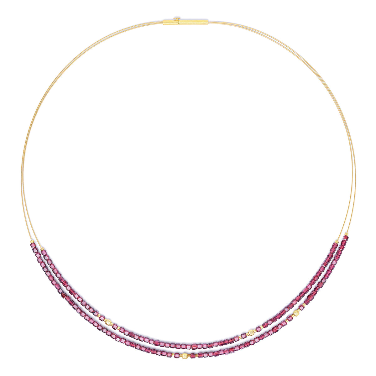 Collier Cusci FS bei Anna von BERND WOLF aus 24-Karat-goldplattiertem Sterlingsilber mit Granat, Designlinie Cubes.