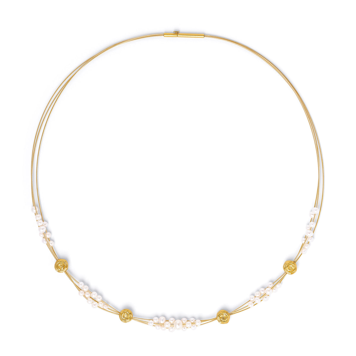 Collier Rosalinde von BERND WOLF aus 24-Karat-goldplattiertem Sterlingsilber mit Süßwasserperle, Designlinie Rose.