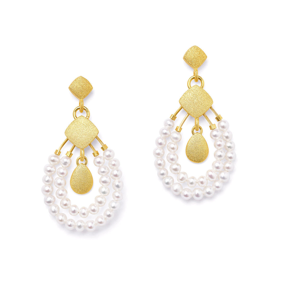 Ohrhänger Clindro von BERND WOLF aus 24-Karat-goldplattiertem Sterlingsilber mit Süßwasserperle, Designlinie Cleopatra.