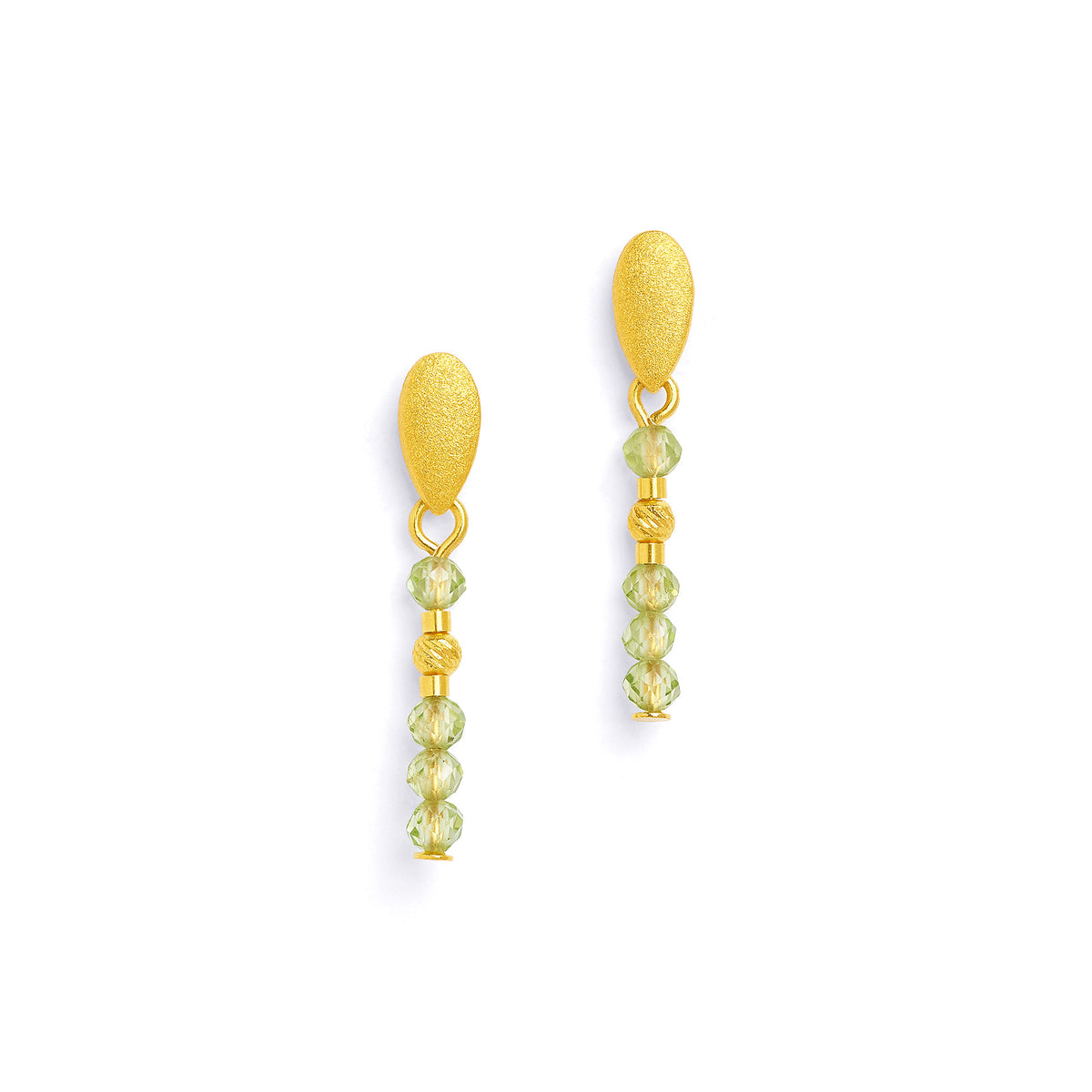 Ohrhänger Indina von BERND WOLF aus 24-Karat-goldplattiertem Sterlingsilber mit Peridot, Designlinie Cleopatra.