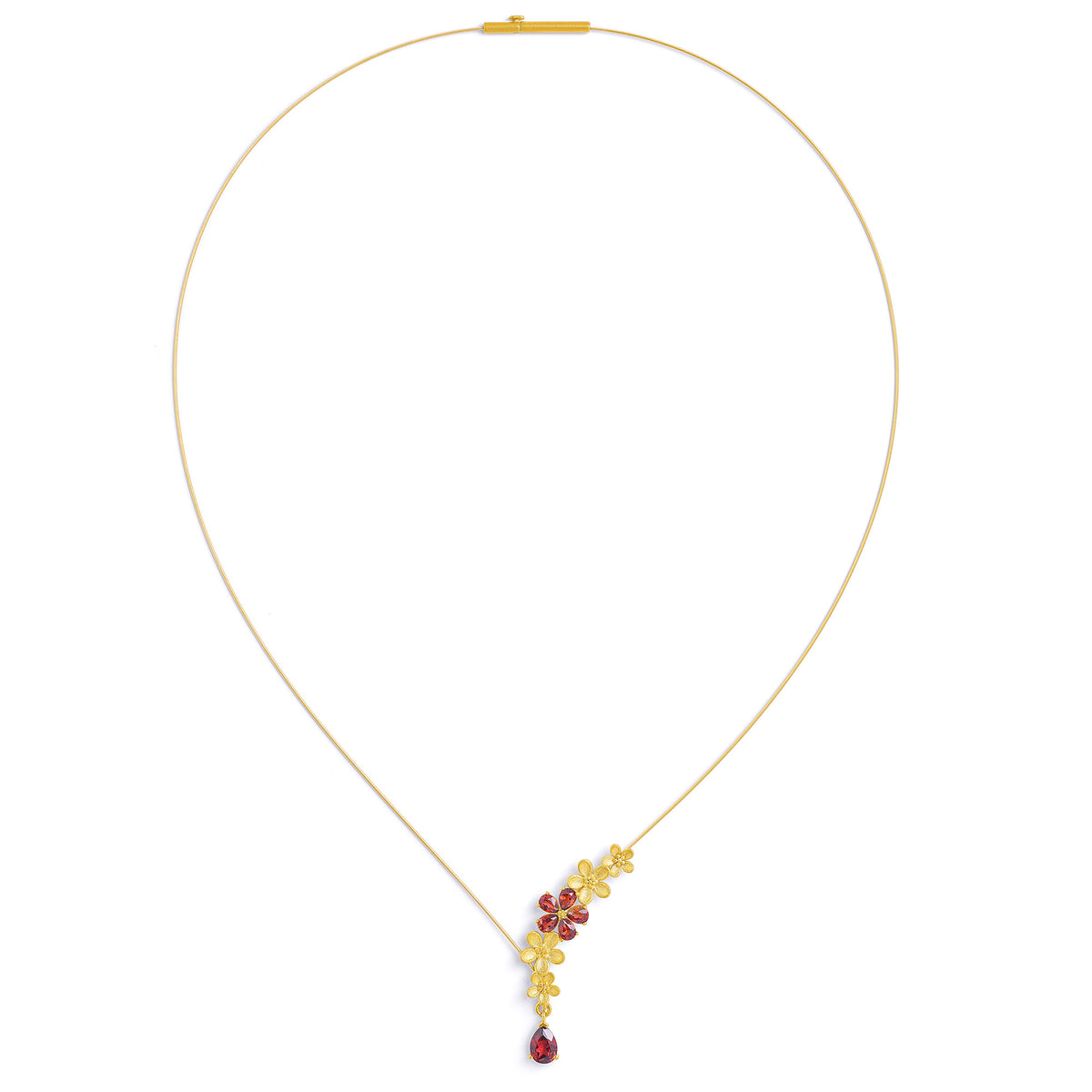 Collier Yamacella von BERND WOLF aus 24-Karat-goldplattiertem Sterlingsilber mit Granat, Designlinie Flowertimes.