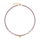 Halskette Rosemarie von BERND WOLF aus 24-Karat-goldplattiertem Sterlingsilber mit Granat, Designlinie Rose.
