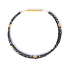 Armreif Cusenia von BERND WOLF aus 24-Karat-goldplattiertem Sterlingsilber mit Spinell, Designlinie Cubes.