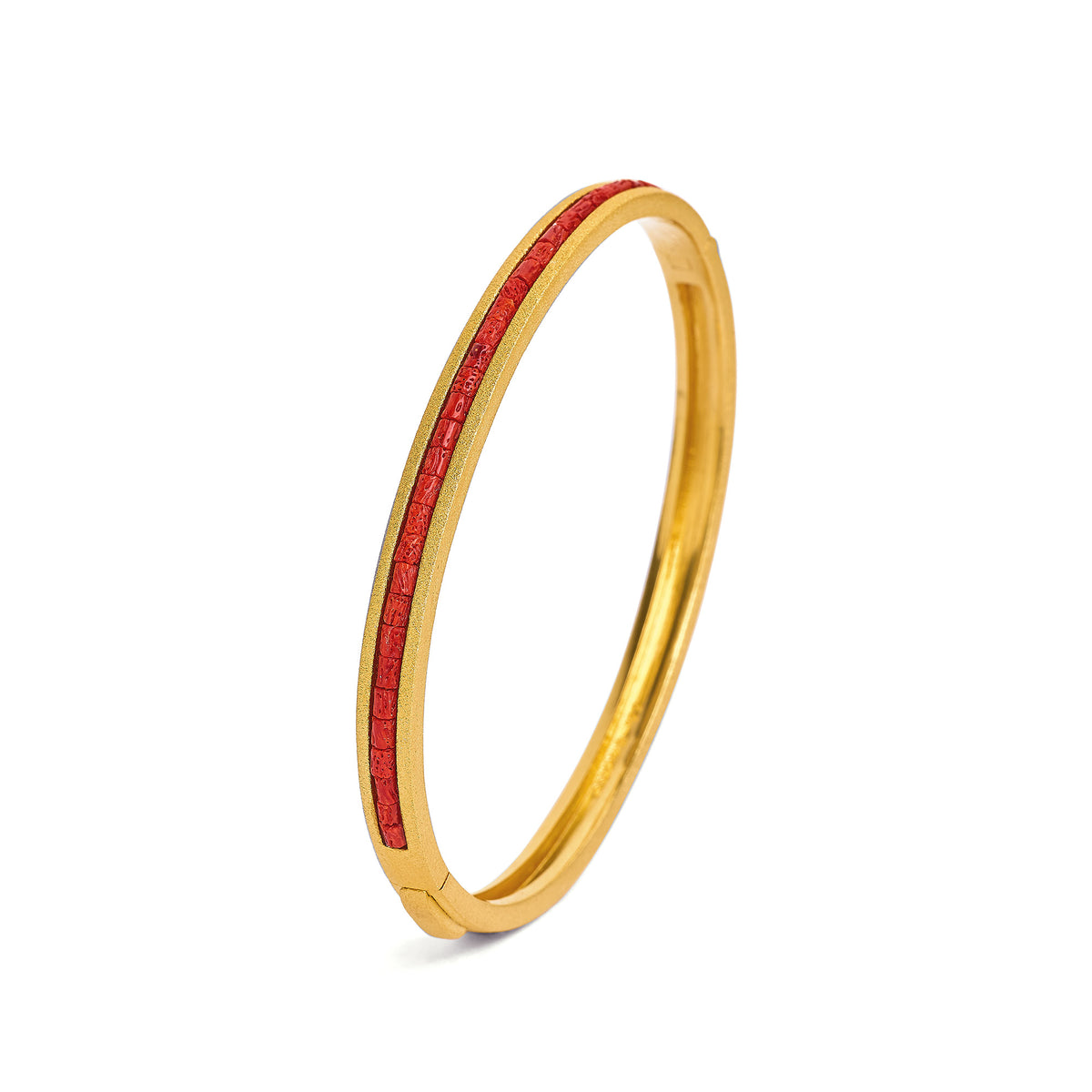 Armreif Abanso von BERND WOLF aus 24-Karat-goldplattiertem Sterlingsilber mit Wurzelkoralle, Designlinie Basics.