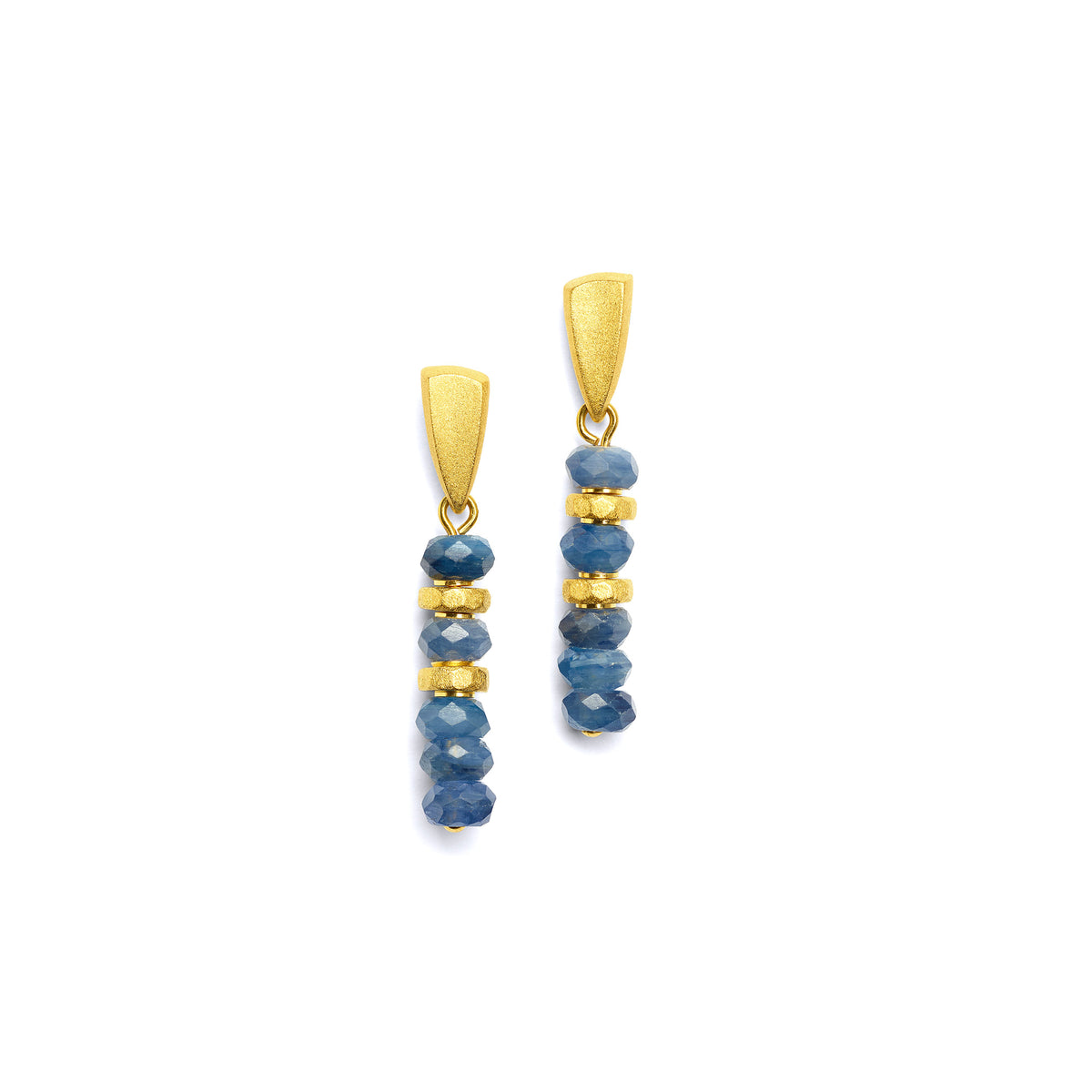 Ohrhänger Fanias von BERND WOLF aus 24-Karat-goldplattiertem Sterlingsilber mit Kyanit, Designlinie Facette.
