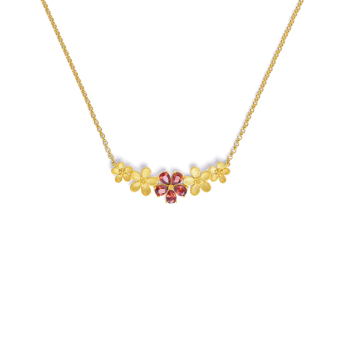 Kette mit Anhänger Margie von BERND WOLF aus 24-Karat-goldplattiertem Sterlingsilber mit Granat, Designlinie Flowertimes.