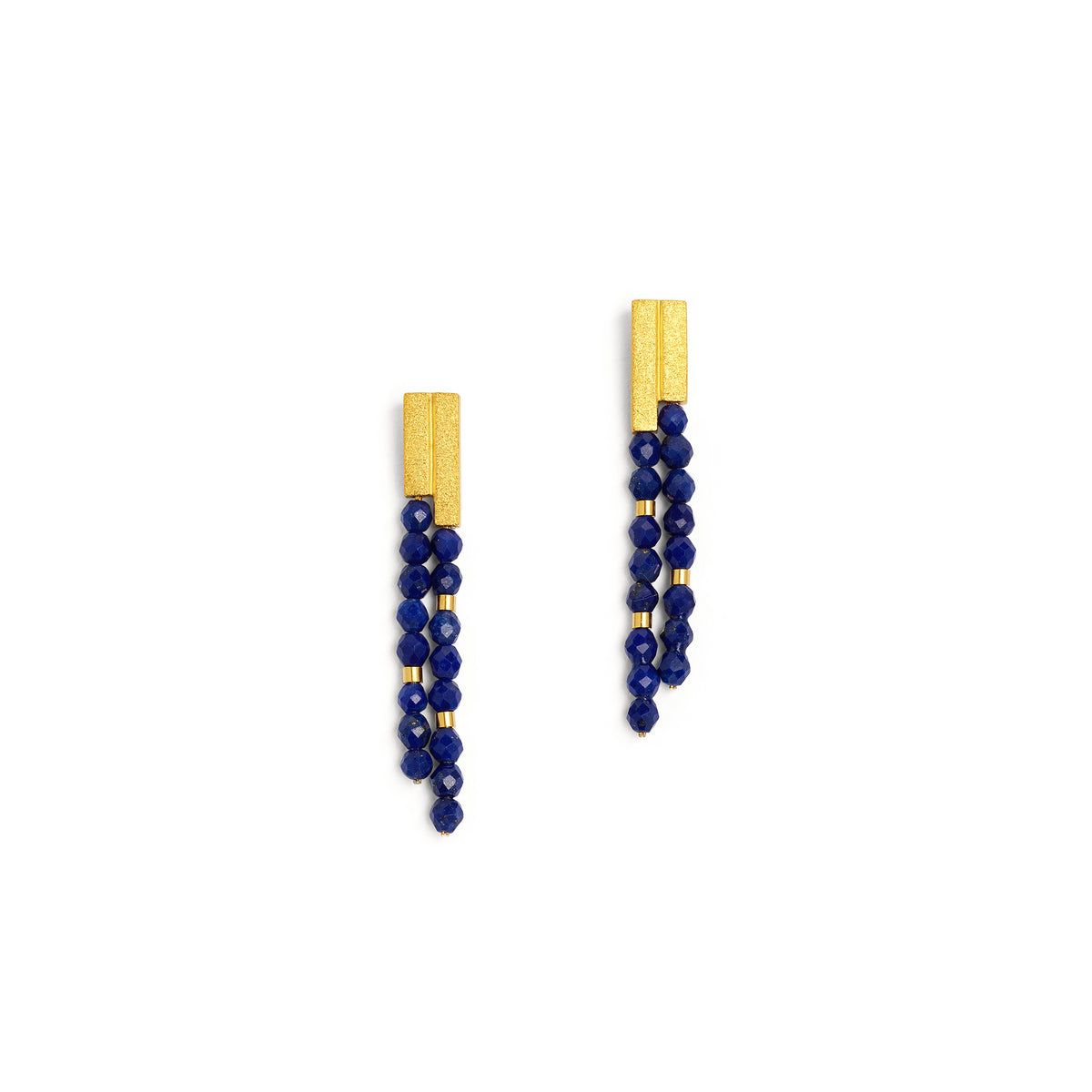 Ohrhänger Yanizzi von BERND WOLF aus 24-Karat-goldplattiertem Sterlingsilber mit Lapislazuli, Designlinie Cleopatra.