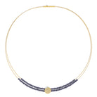 Collier Spiscala von BERND WOLF aus 24-Karat-goldplattiertem Sterlingsilber mit Spinell, Designlinie Maritim.