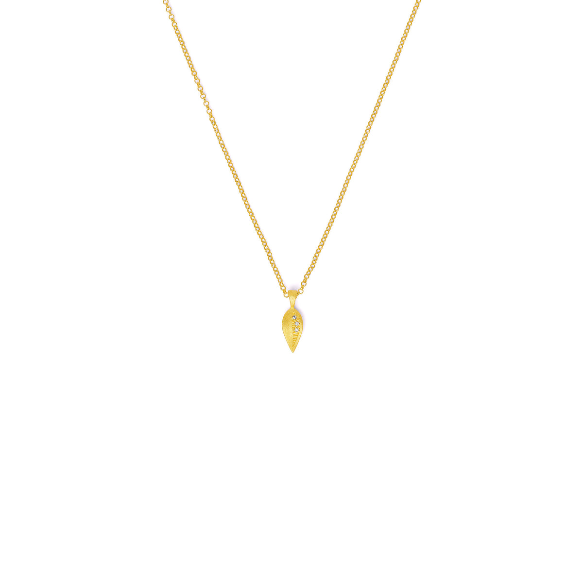 Kette mit Anhänger Libertina von BERND WOLF aus 24-Karat-goldplattiertem Sterlingsilber mit Zirkonia, Designlinie Feather.