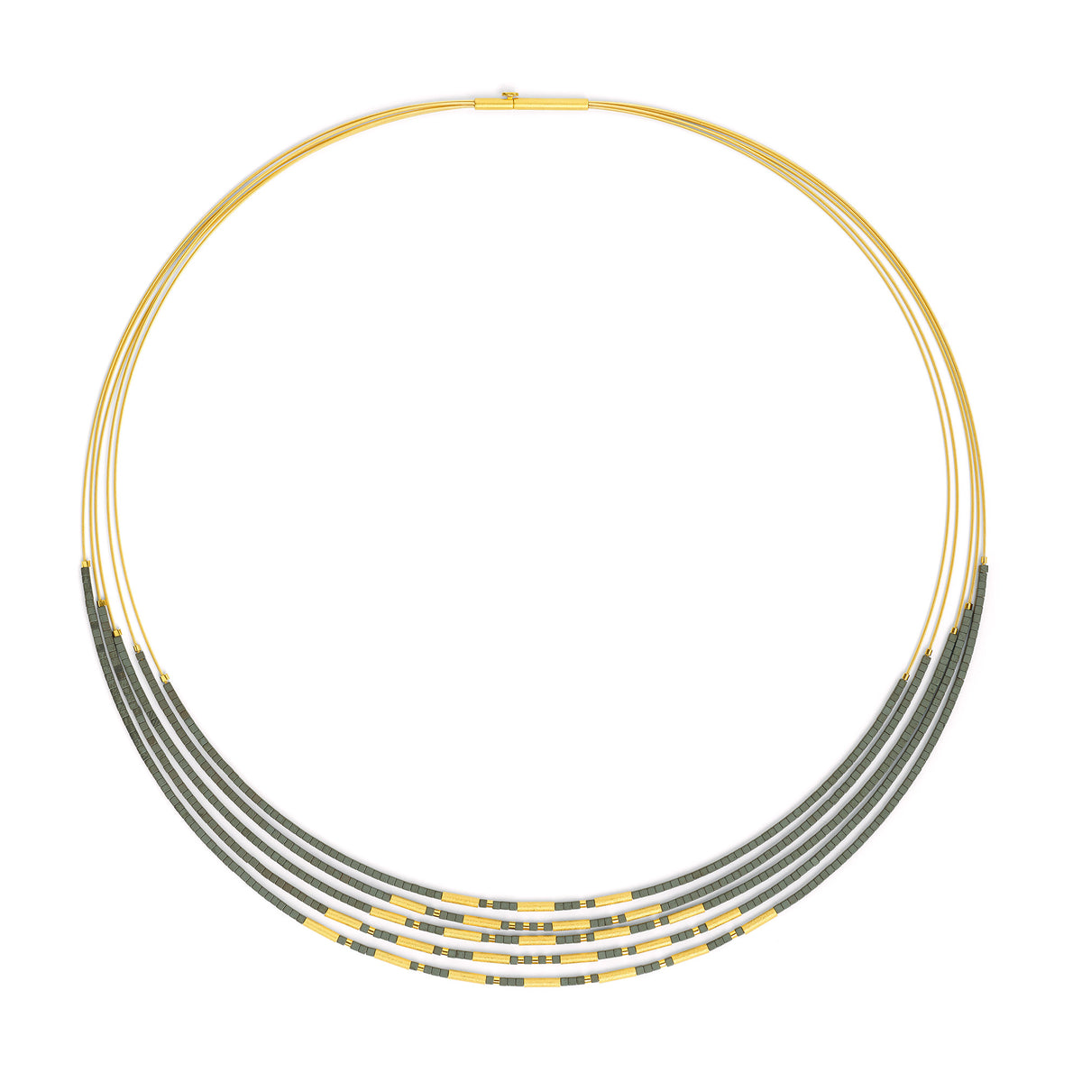 Collier Clana von BERND WOLF aus 24-Karat-goldplattiertem Sterlingsilber mit Hämatin-matt, Designlinie Cleopatra.