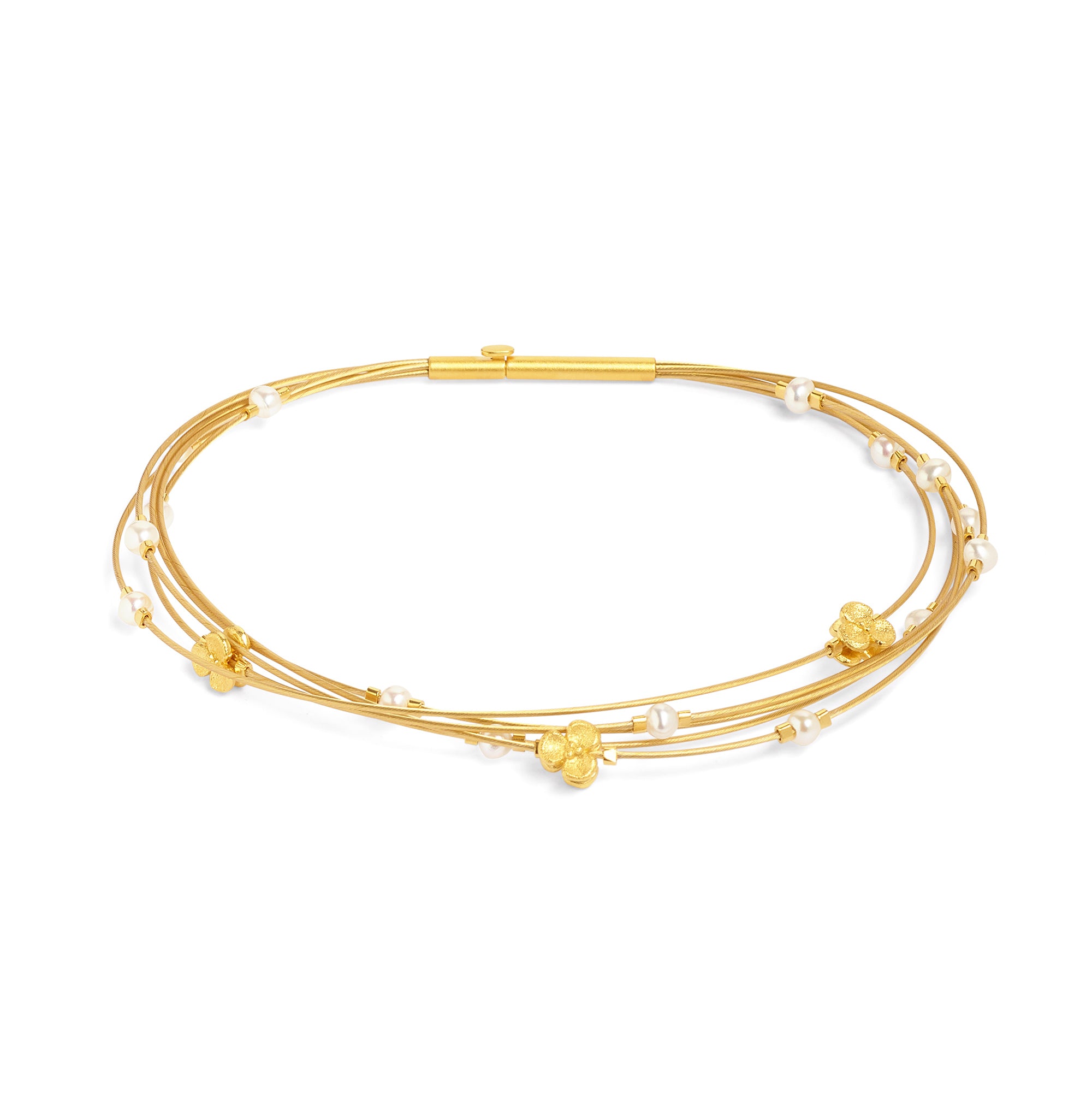 Armreif Leiflori von BERND WOLF aus 24-Karat-goldplattiertem Sterlingsilber mit Süßwasserperle, Designlinie Flowertimes.
