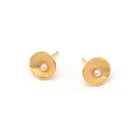Ohrstecker Clamis von BERND WOLF aus 24-Karat-goldplattiertem Sterlingsilber mit Süßwasserperle, Designlinie Maritim.