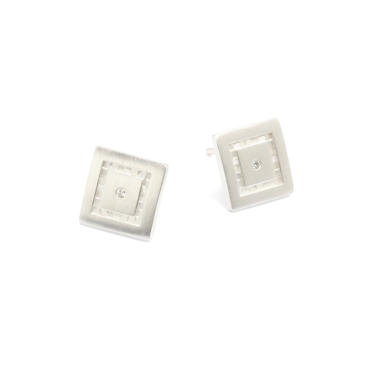 Ohrstecker Paspi von BERND WOLF aus 925er Sterlingsilber mit Diamant, Designlinie Mosaik.