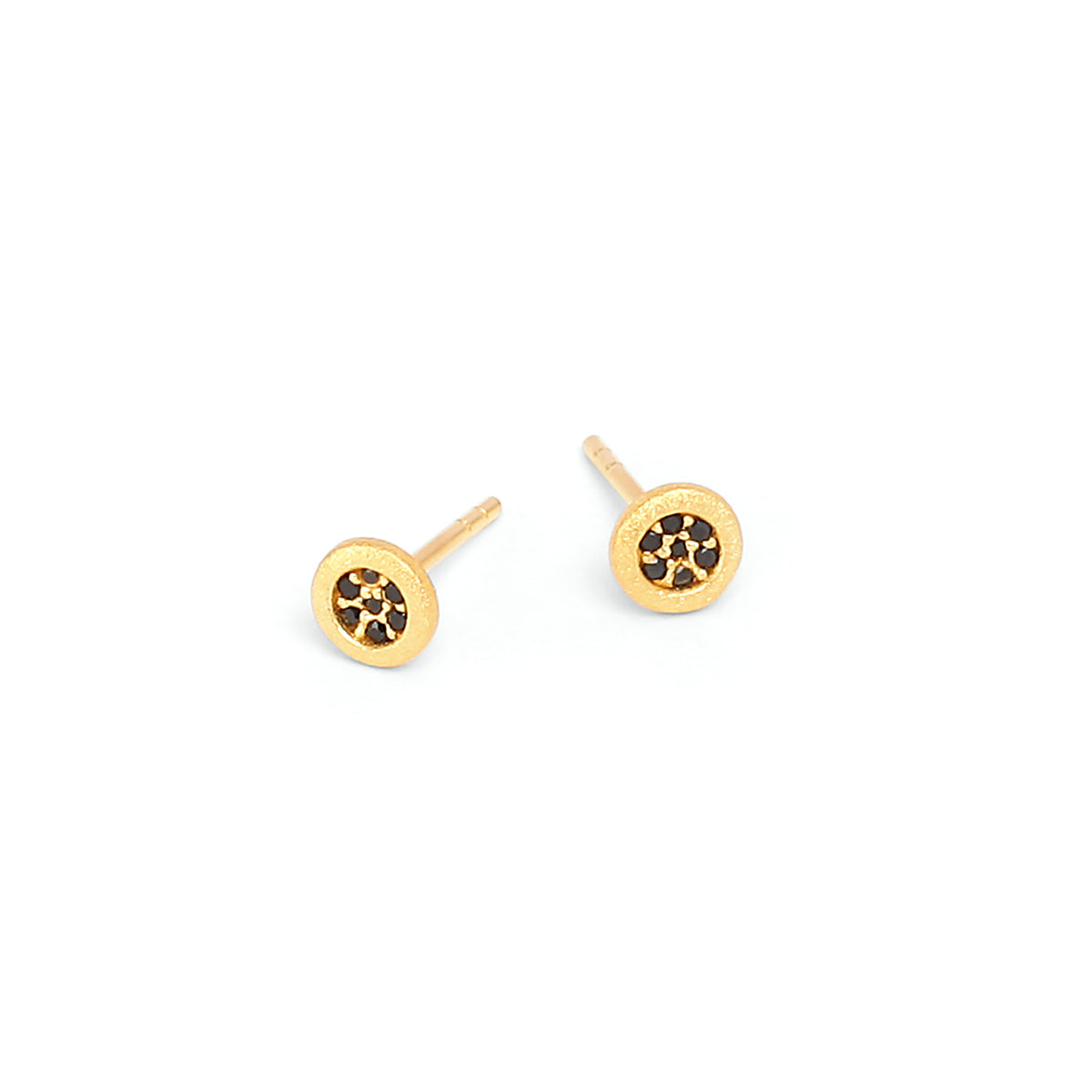 Ohrstecker Padmini von BERND WOLF aus 24-Karat-goldplattiertem Sterlingsilber mit Spinell, Designlinie Pavé Spinell.