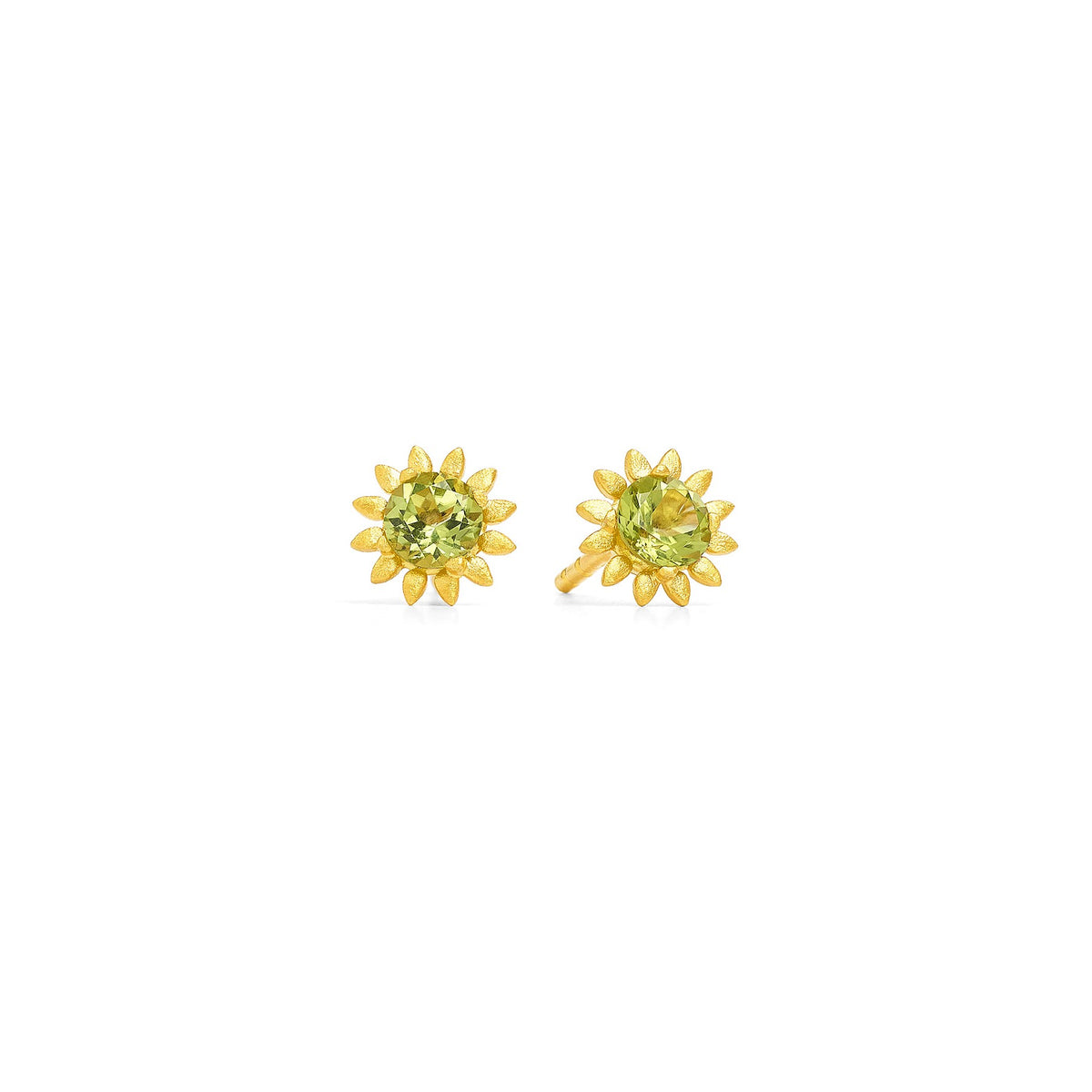 Ohrstecker Soleila von BERND WOLF aus 24-Karat-goldplattiertem Sterlingsilber mit Peridot, Designlinie Soleil.