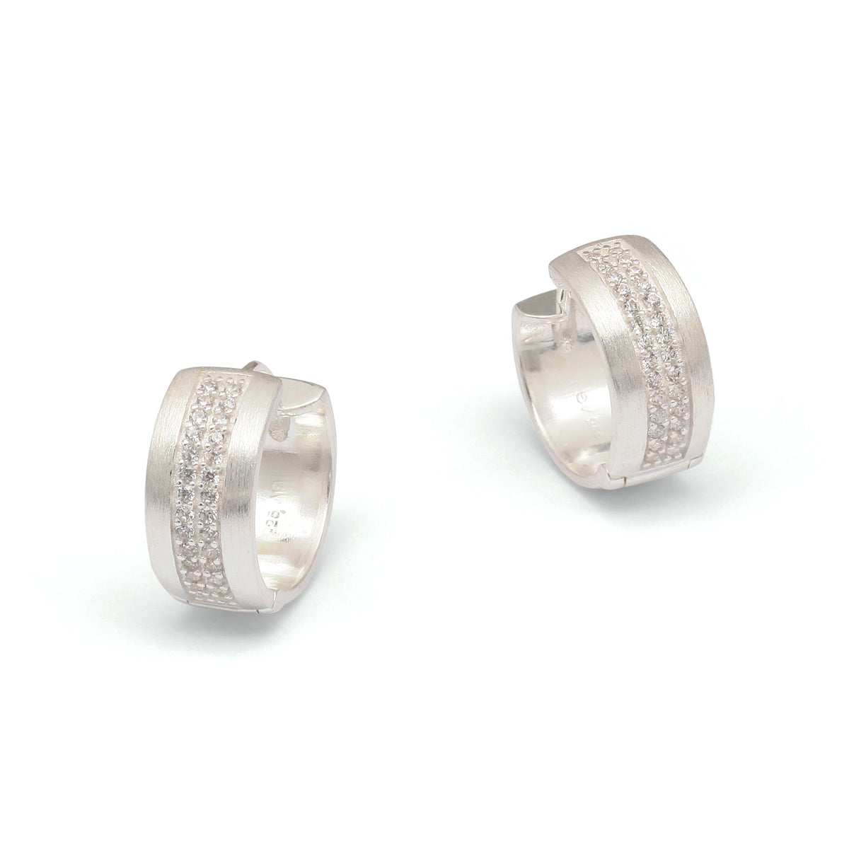 Creolen Pascala von BERND WOLF aus 925er Sterlingsilber mit Zirkonia, Designlinie Pavé Zirkonia.