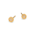 Ohrstecker Padmini von BERND WOLF aus 24-Karat-goldplattiertem Sterlingsilber mit Zirkonia, Designlinie Pavé Zirkonia.