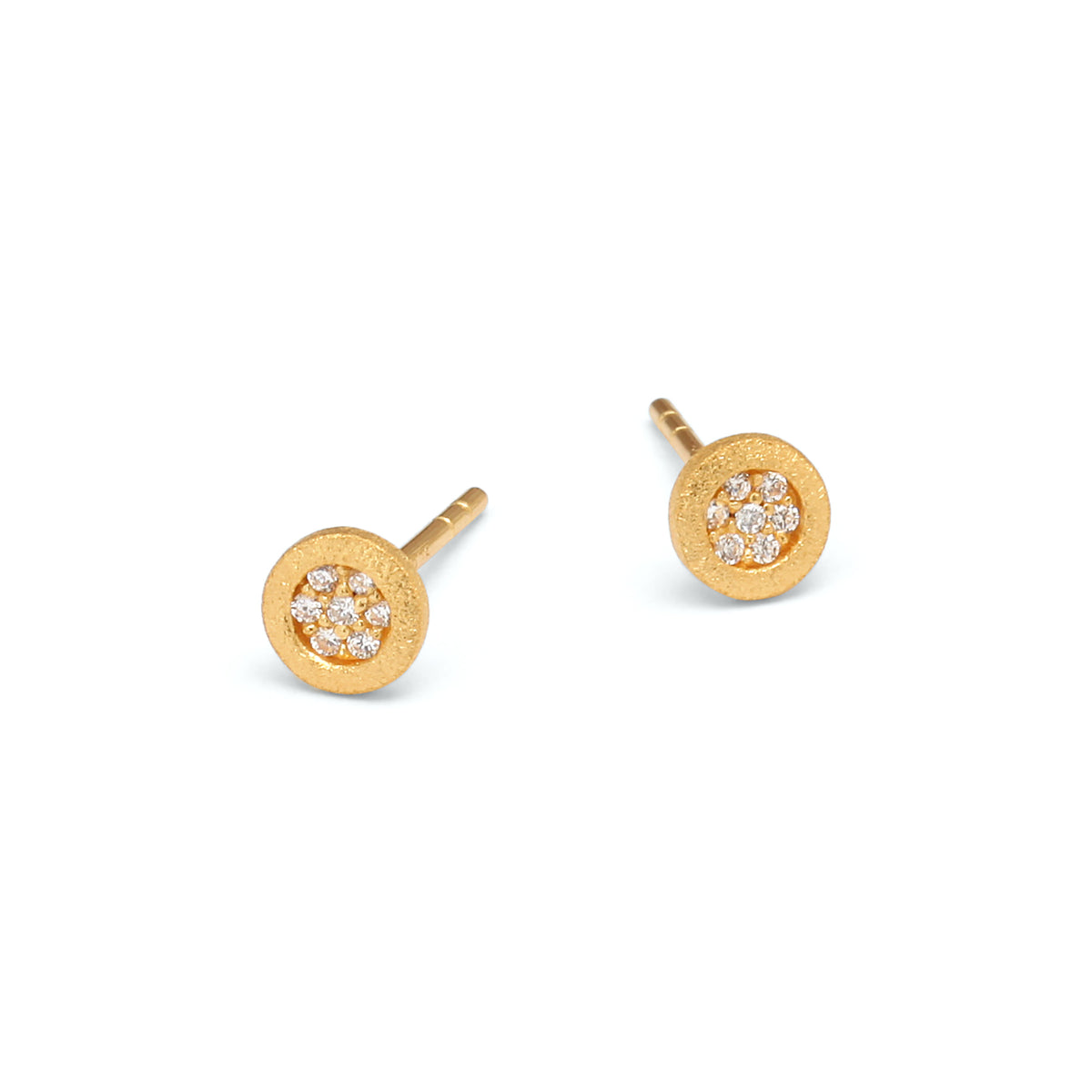 Ohrstecker Padmini von BERND WOLF aus 24-Karat-goldplattiertem Sterlingsilber mit Zirkonia, Designlinie Pavé Zirkonia.