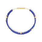 Armreif Cusenia von BERND WOLF aus 24-Karat-goldplattiertem Sterlingsilber mit Lapislazuli, Designlinie Cubes.
