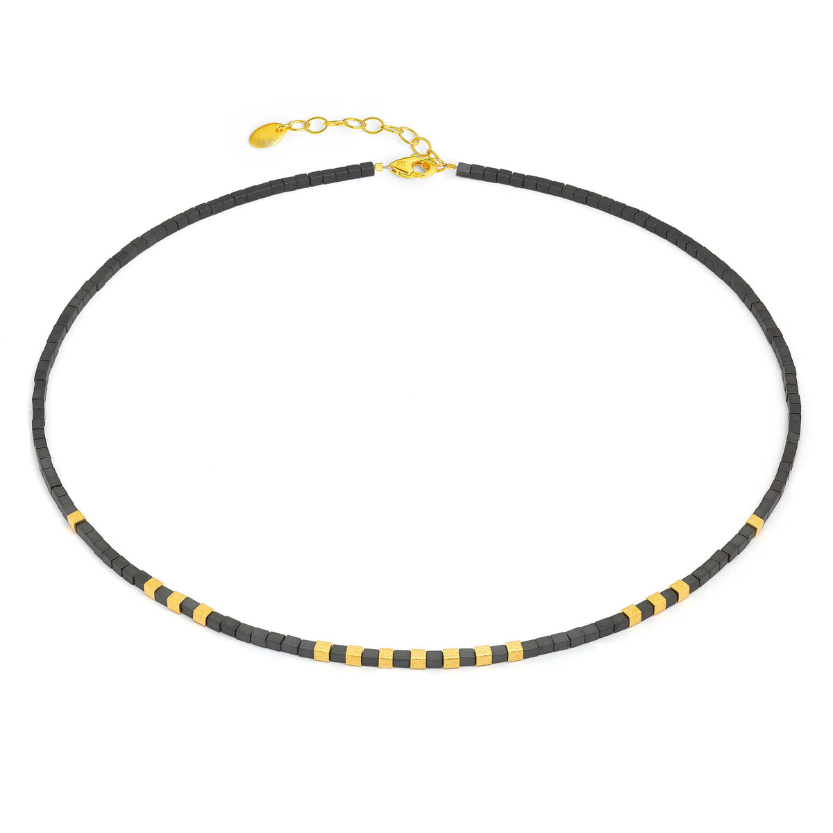 Halskette Cubini von BERND WOLF aus 24-Karat-goldplattiertem Sterlingsilber mit Hämatin matt, Designlinie Cubes.