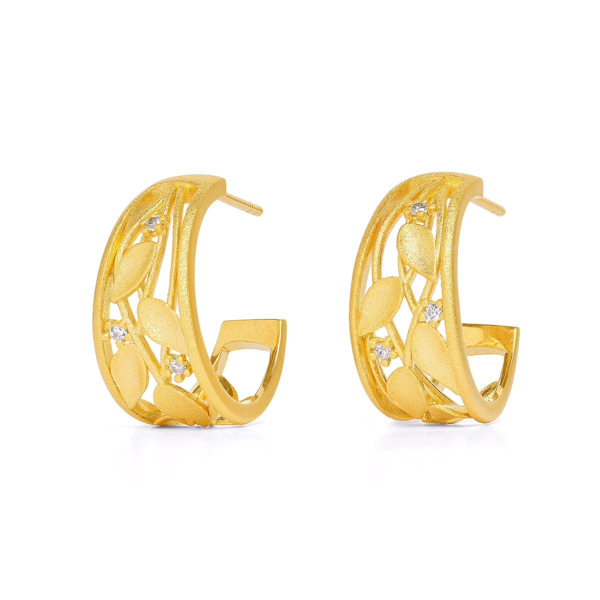 Creolen Drilia von BERND WOLF aus 24-Karat-goldplattiertem Sterlingsilber mit Zirkonia, Designlinie Leaves.